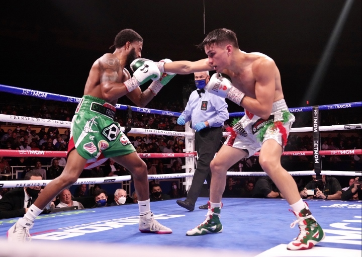 Photos Stephen Fulton Edges Brandon Figueroa In War To Unify WBC WBO 